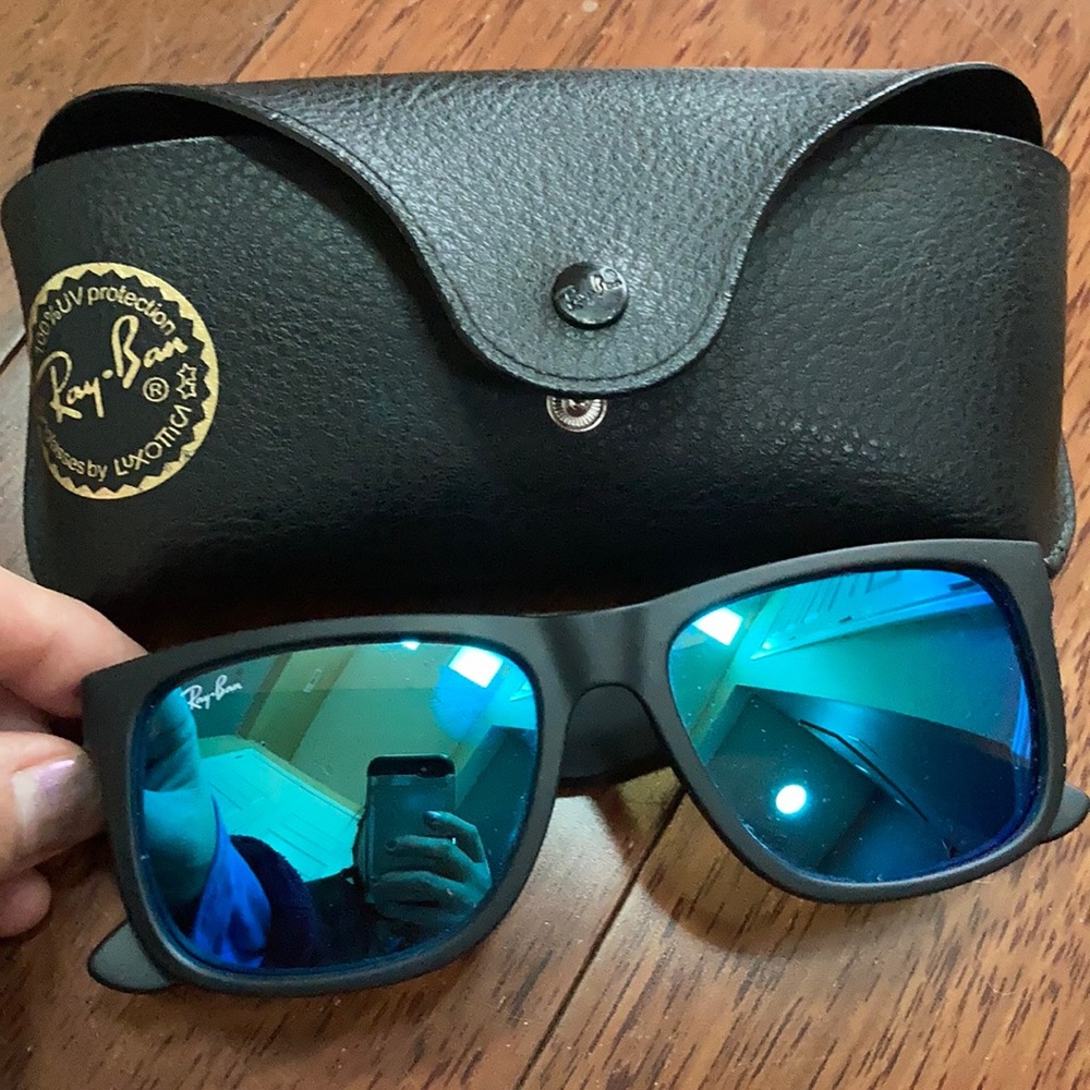 NWOT Ray and black sunglasses